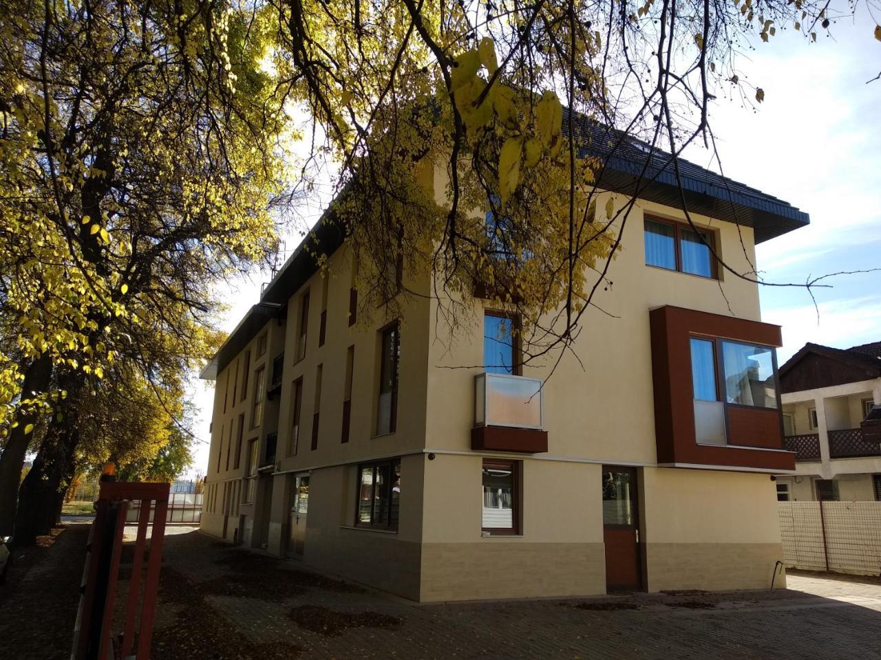 Acopark Vendeghaz Hotel Debrecen Exterior photo